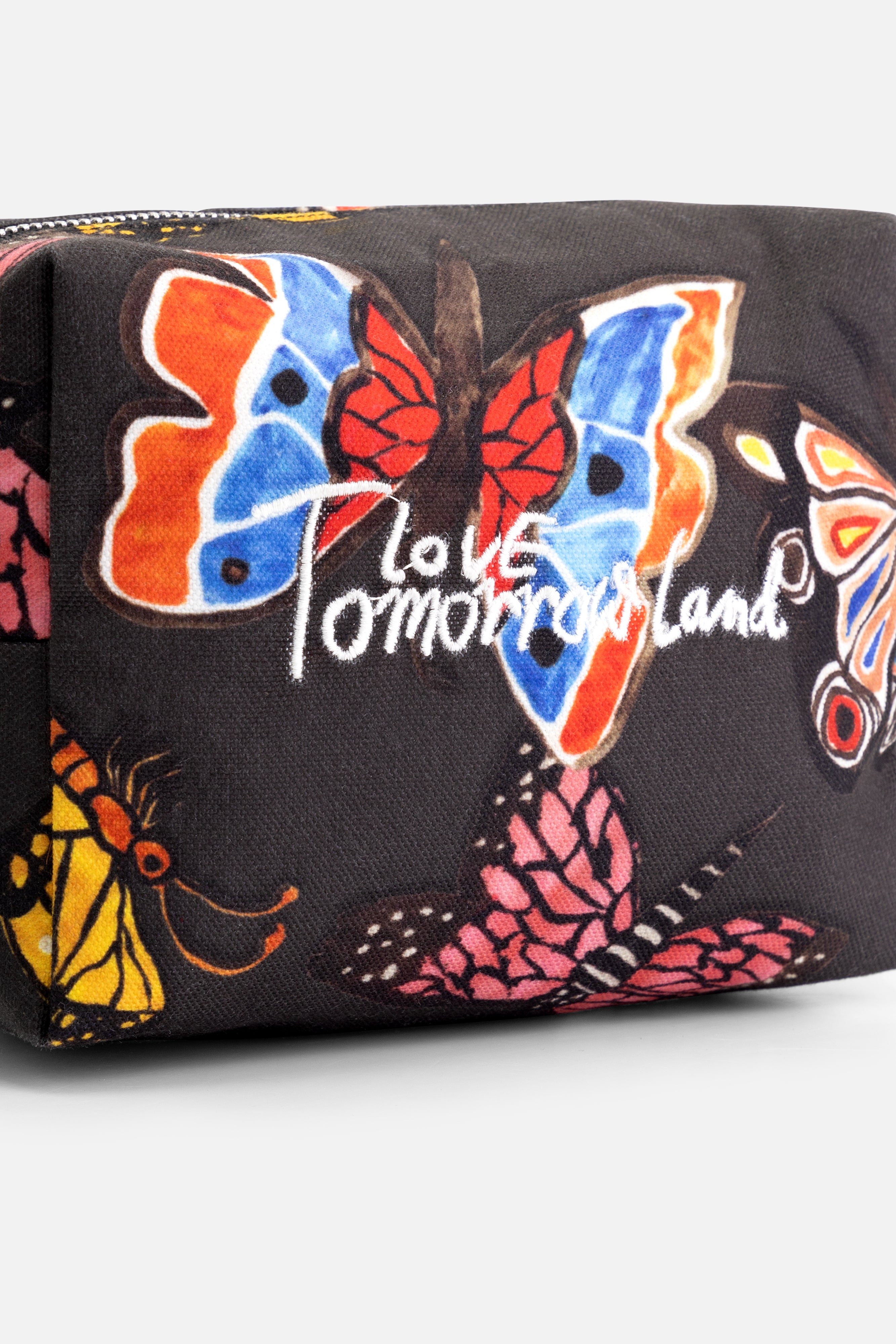 FOUNDATION MAKEUP BAG - 3